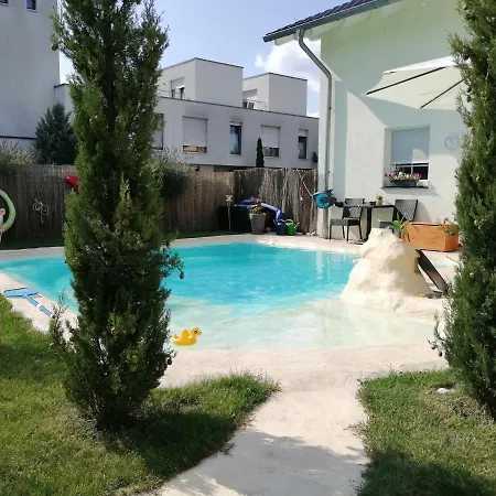 Apartment Belle Etage Geraeumige Mit Pool Und Sauna Lorsch