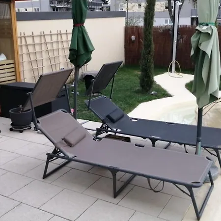 Apartment Belle Etage Geraeumige Mit Pool Und Sauna