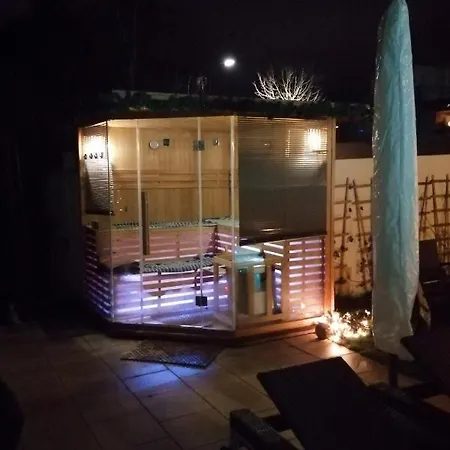 Apartment Belle Etage Geraeumige Mit Pool Und Sauna *