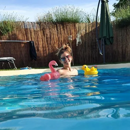 Apartment Belle Etage Geraeumige Mit Pool Und Sauna *