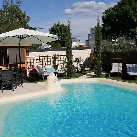 Belle Etage Geraeumige Mit Pool Und Sauna Lorsch