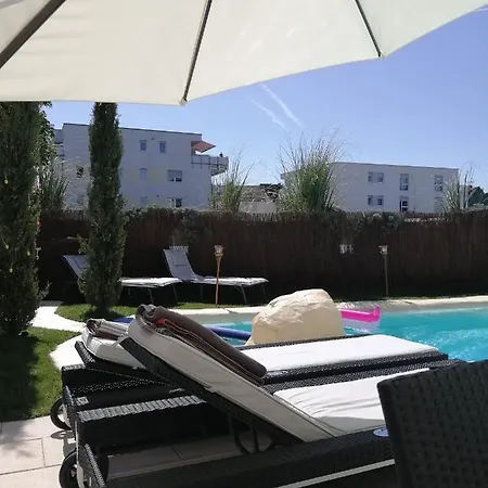 Belle Etage Geraeumige Mit Pool Und Sauna