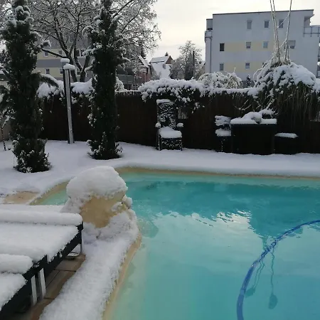 Belle Etage Geraeumige Mit Pool Und Sauna Apartment